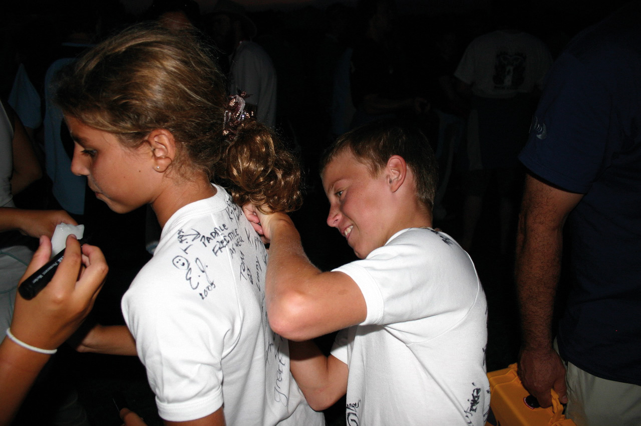 Dane signing Jessica Fox’s T-Shirt at 2005 worlds