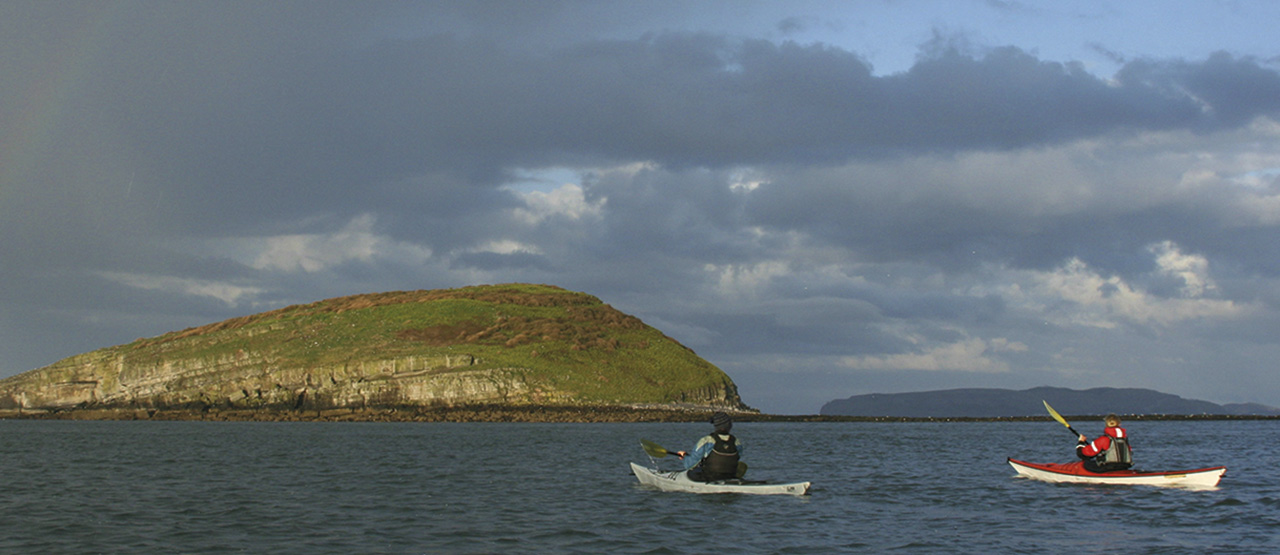 Groups-of-sea-kayakers-photo-credit-Karl-Midlane