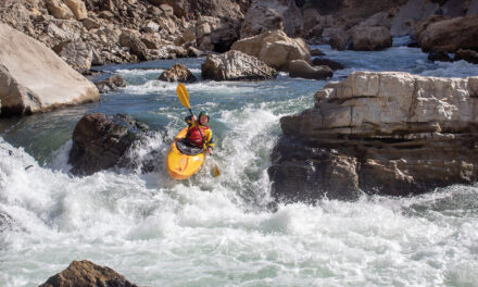 How to make people fall in love with kayaking: 6 tips to support beginner paddlers