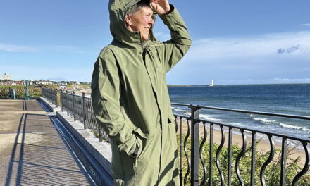 Red Paddle Co Pursuit changing robe review